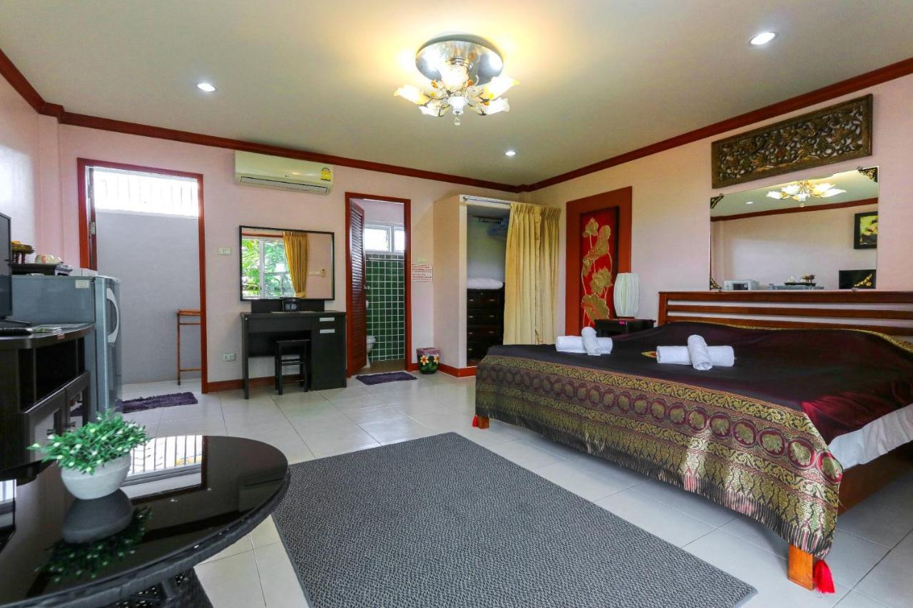 The Phen House Hotel Hua Hin Bagian luar foto