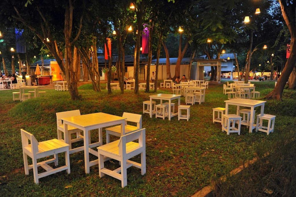 The Phen House Hotel Hua Hin Bagian luar foto