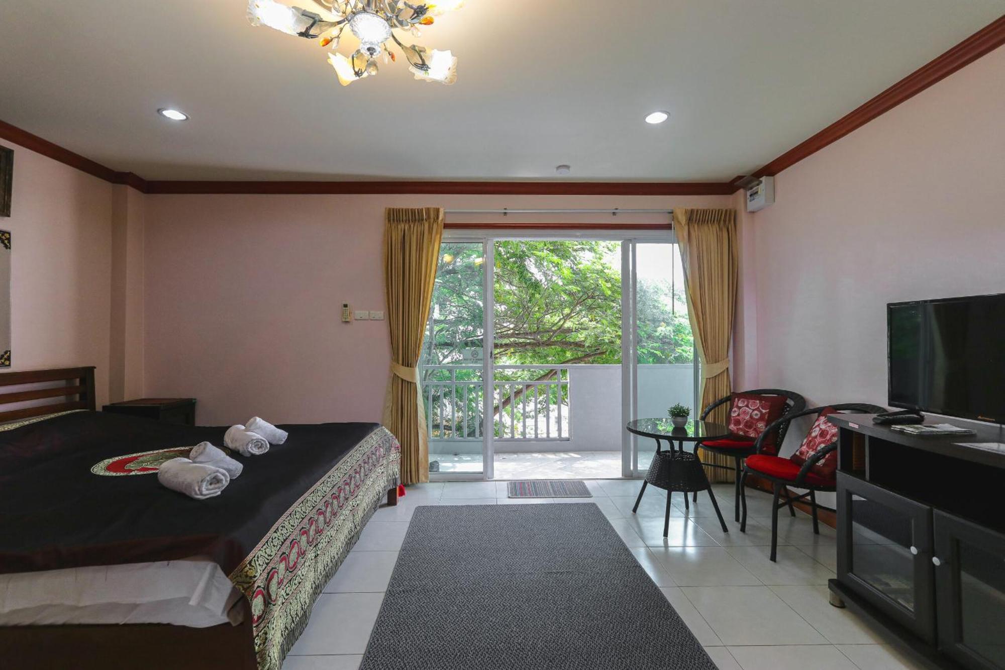 The Phen House Hotel Hua Hin Bagian luar foto
