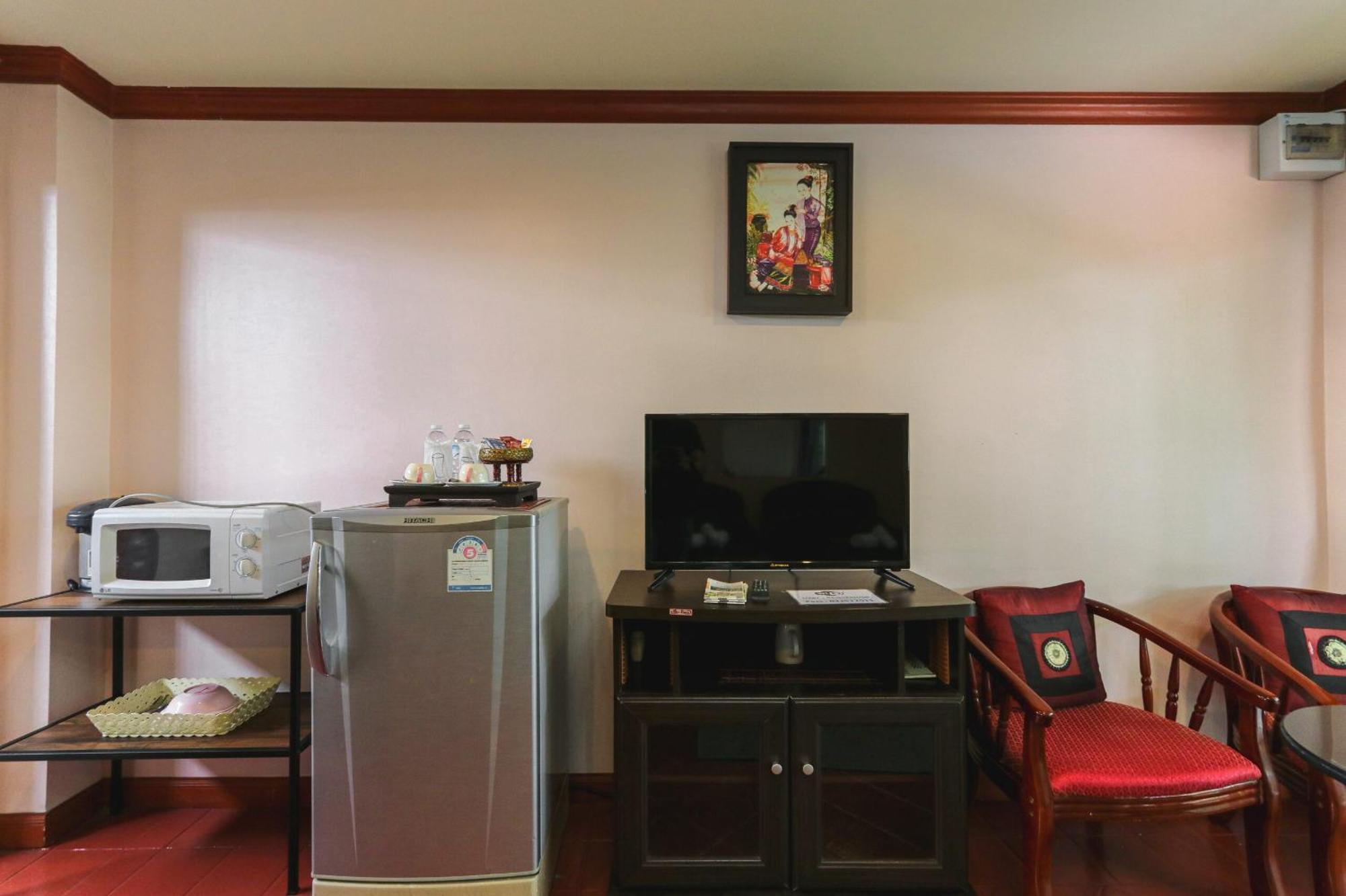 The Phen House Hotel Hua Hin Bagian luar foto