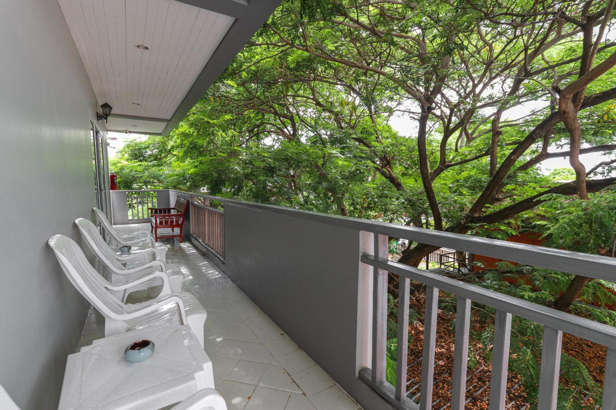 The Phen House Hotel Hua Hin Bagian luar foto