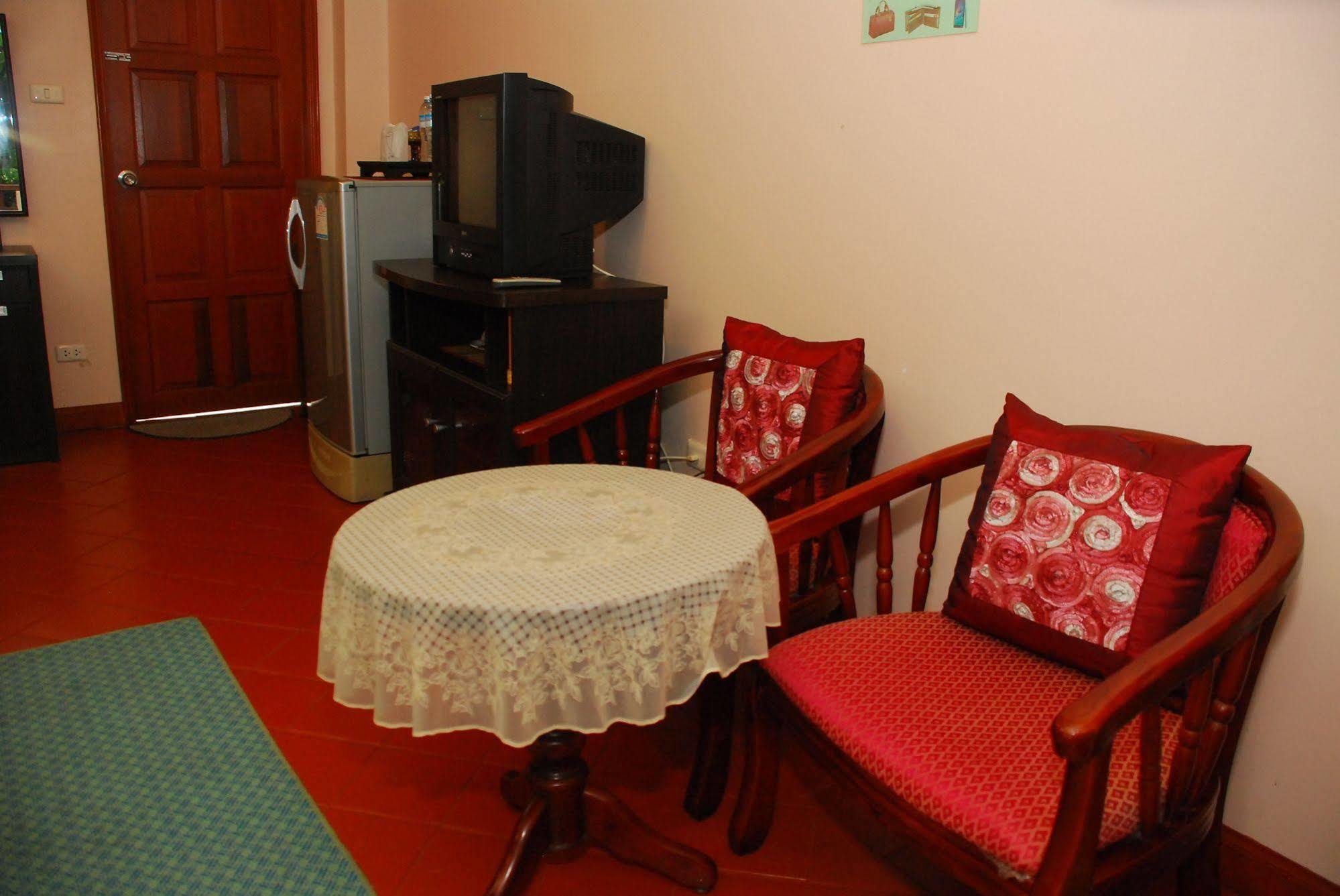 The Phen House Hotel Hua Hin Bagian luar foto